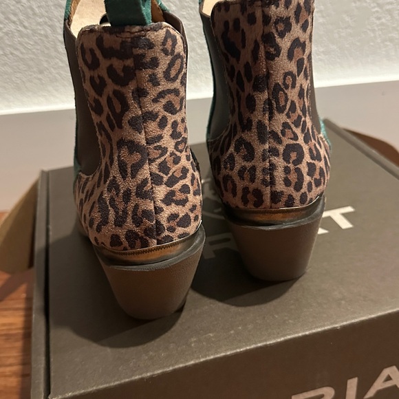 Ariat Green and Brown Heeled Boots with Western Flair - Picture 5 of 6